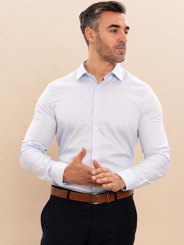corpul care modelează cămașa de slăbire a bărbaților